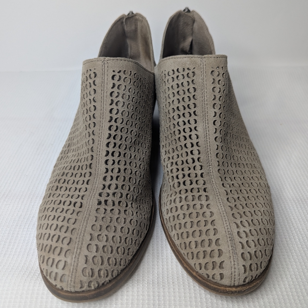 Vince Camuto Perforated Suede Ankle Boots Booties Rose Tan Stacked Heel Women's